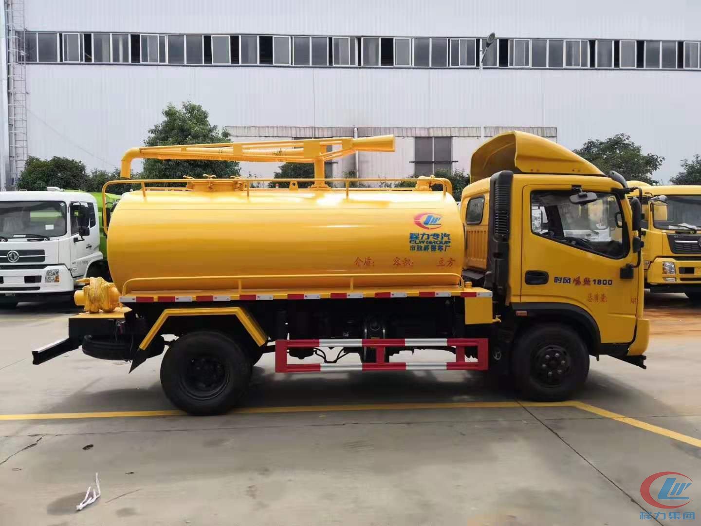易倍·(中国)体育EMC威牌时风风驰黄牌吸粪车