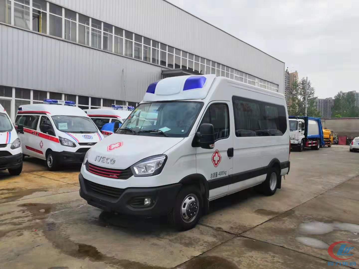 易倍·(中国)体育EMC依维柯救护车宝迪A32救护车侧面图